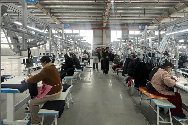 封丘县陈桥镇：巧借东风 与时装行