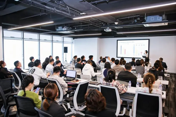 柯桥这场培训会助力纺织企业从产业全局到产品布局